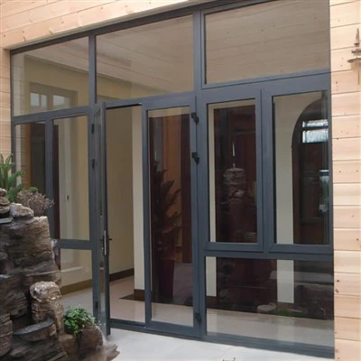 Puerta batiente de aluminio de varias hojas